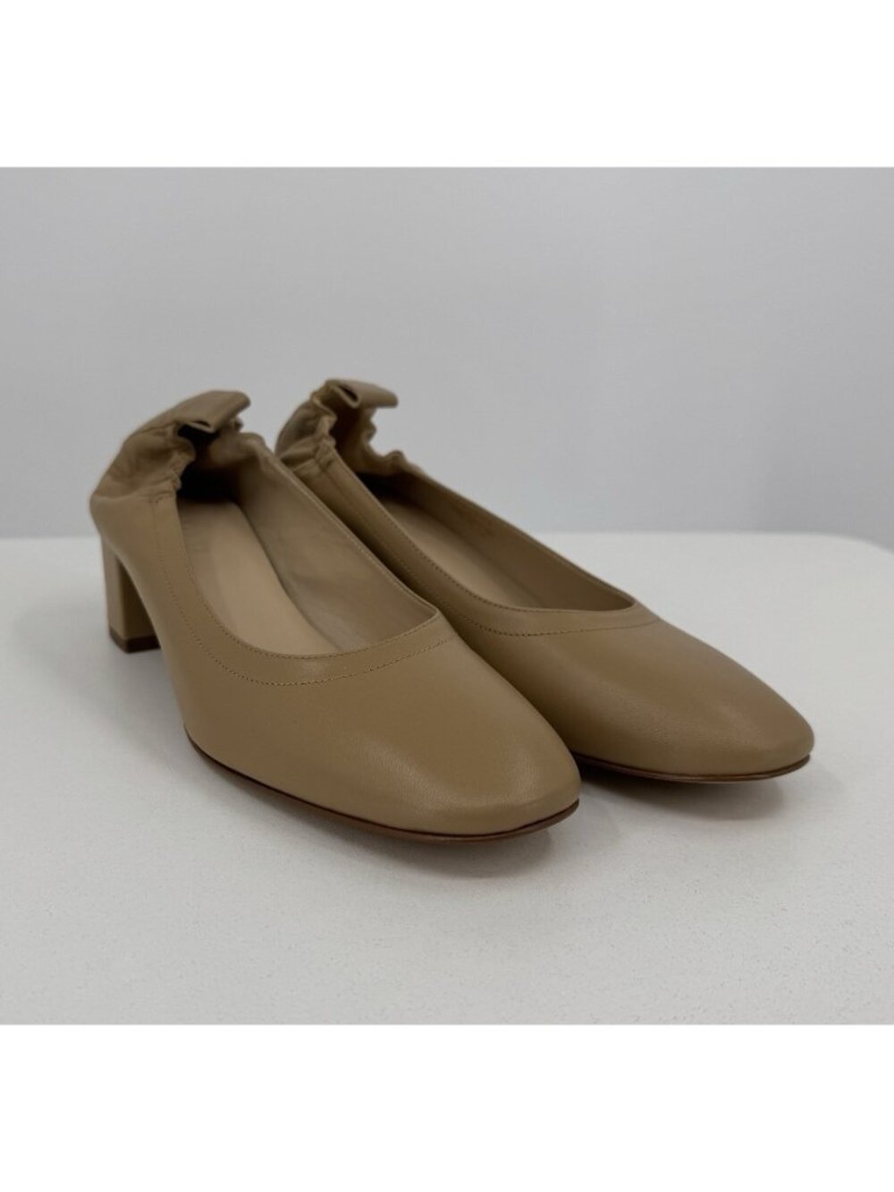 Everlane Italian Leather Day Heel Light Taupe 9 Women's Elastic Back Comfort